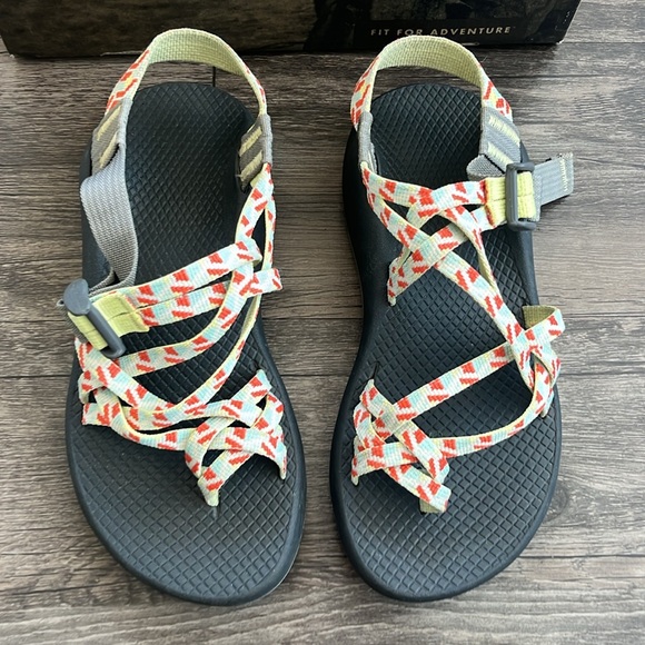 Chaco | Women's Classic Sandal | 6 - Picture 2 of 6